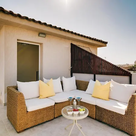 Knossos Villa Paralimni